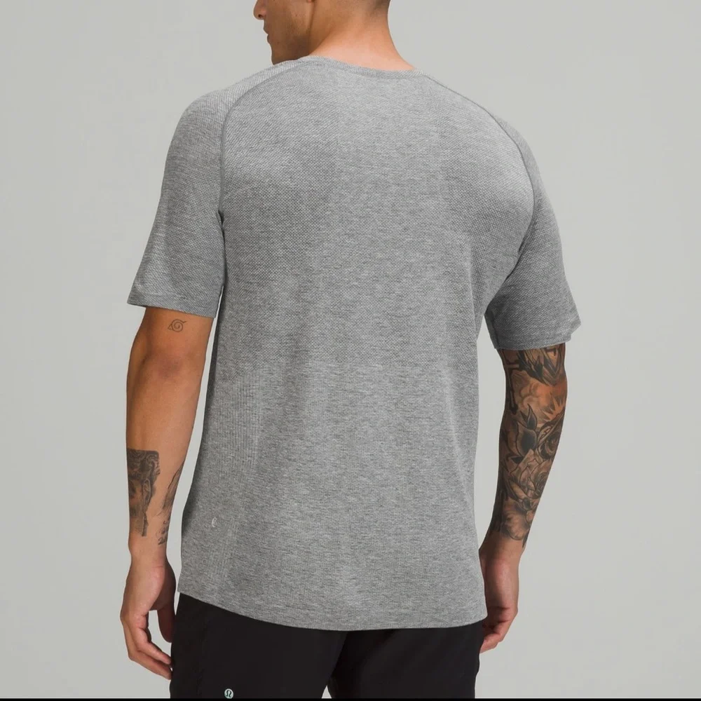 lululemon Metal Vent Tech Short Sleeve Shirt - Picture 2 of 5